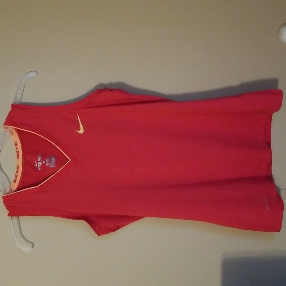 Women's M pink Nike tank top